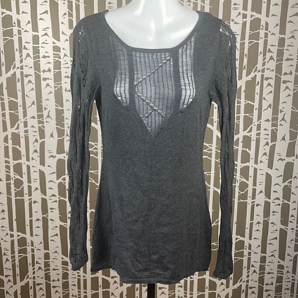 Romeo & Juliet Couture Longline Sweater Open Weave on Chest Sleeves Gray sz M